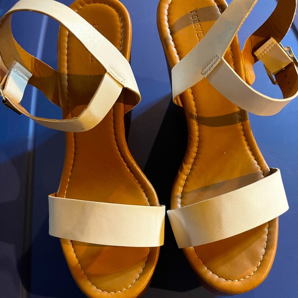 Women’s wedge sandal